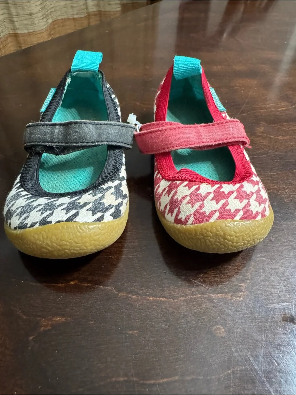 Chooze Houndstooth Mary Jane Pair in Red & Black